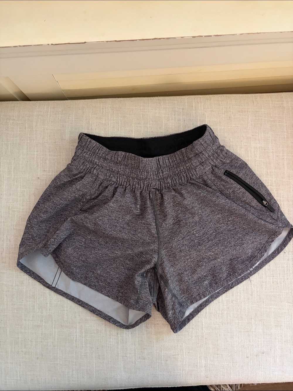 Lululemon Tracker Short V 3" Athletic Shorts Gray & Black